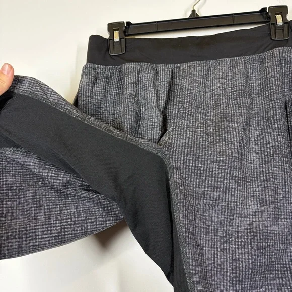 Lululemon T.H.E. Short Linerless 11" Size Small - Picture 8 of 10